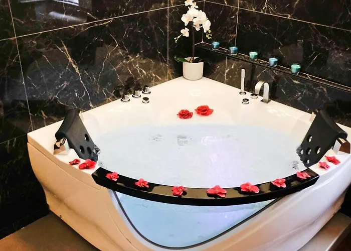 Апартаменты Pantheon Amazing Jacuzzi